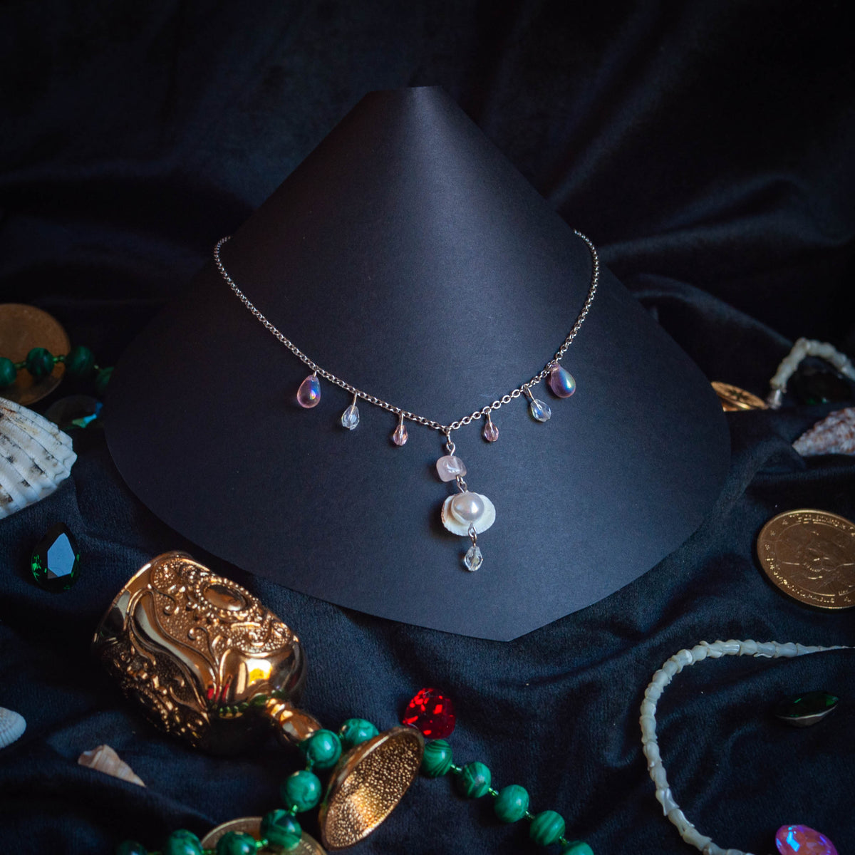 Collier ‘Cadeau de Vénus’ | Quartz rose & Coquillage  |  Collection Pirates